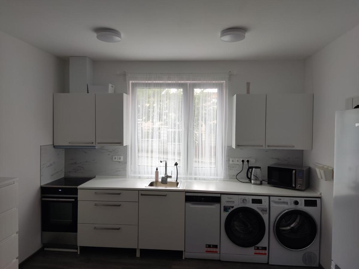 Angel Apartman Нове-Место-над-Метуйи Экстерьер фото